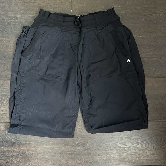 LULULEMON DANCE STUIDO PANT. SIZE 10. - Picture 1 of 4